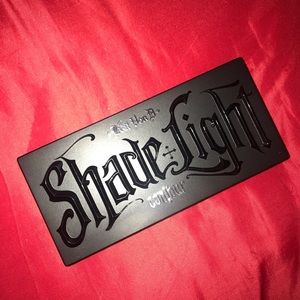 KVD BEAUTY SHADE + LIGHT CRÈME CONTOUR PALETTE
